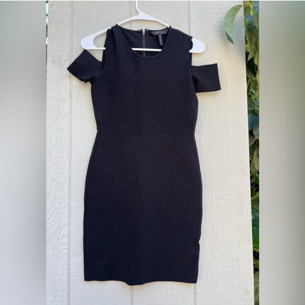 Bcbgmaxazria cold shoulder bodycon dress